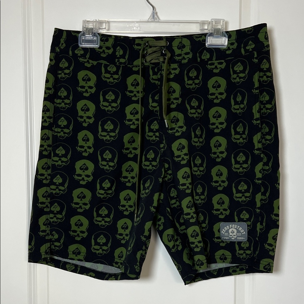 Zero Foxtrot Black Green Skull Men's Athletic Shorts Large